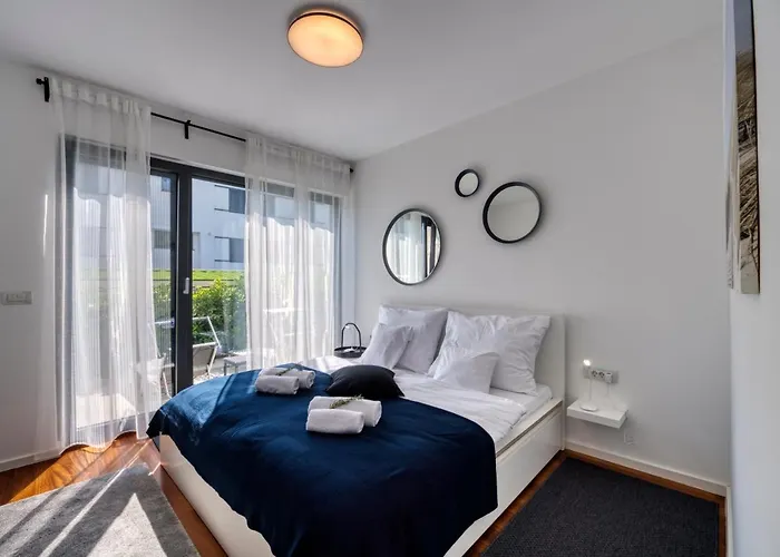 Crystal Apartment *