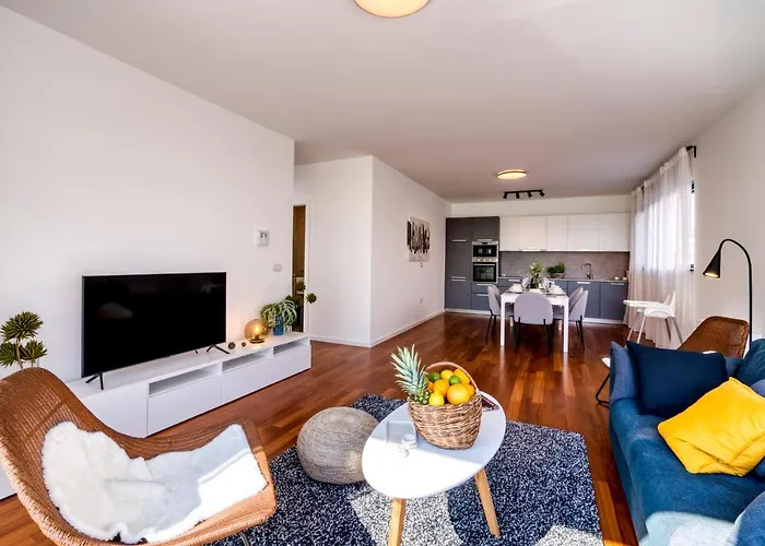 Crystal Apartment