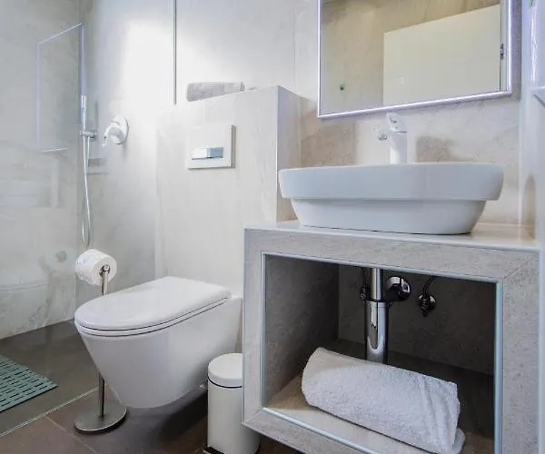 Crystal Apartment *