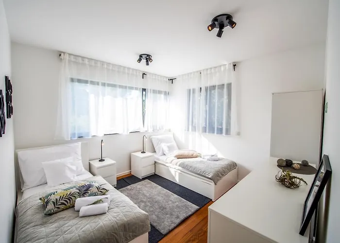 Apartment Crystal *