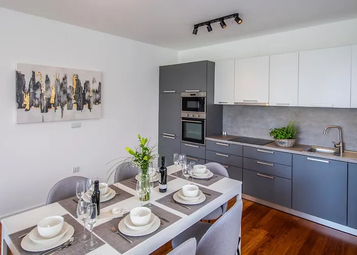 Crystal Apartment